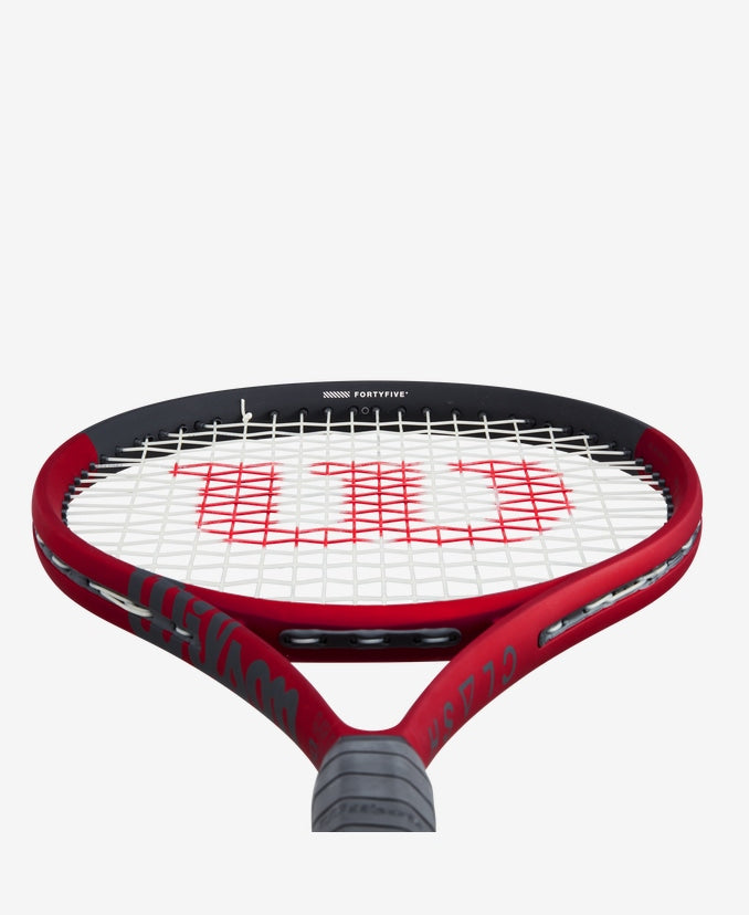 Close-up of Clash 100L V2 Tennis Racket&