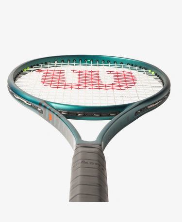 Wilson Blade 98 (18x20) V9 Tennis Racket