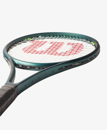 Wilson Blade 100ul V9 Tennis Racket